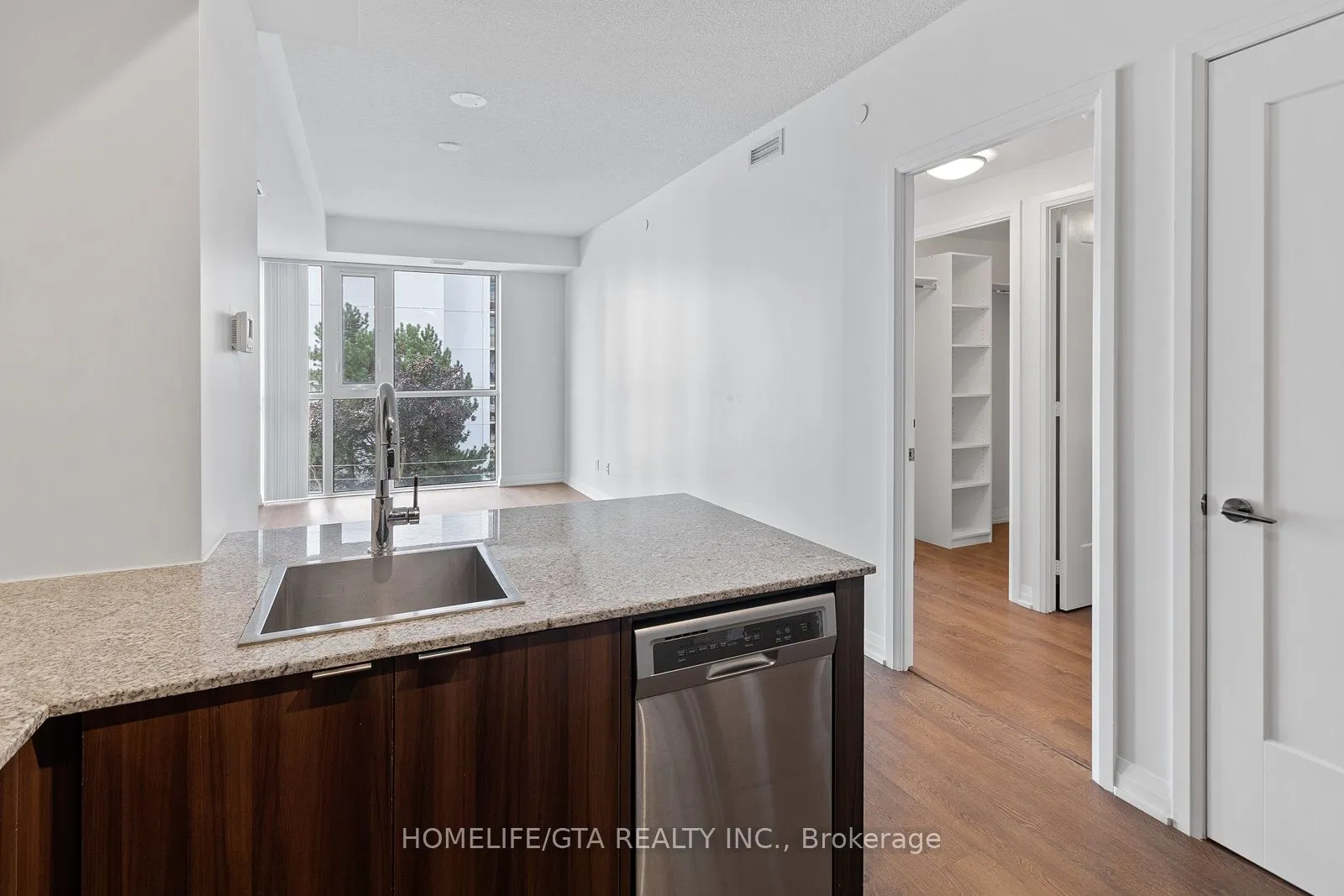 101 Erskine Avenue #420