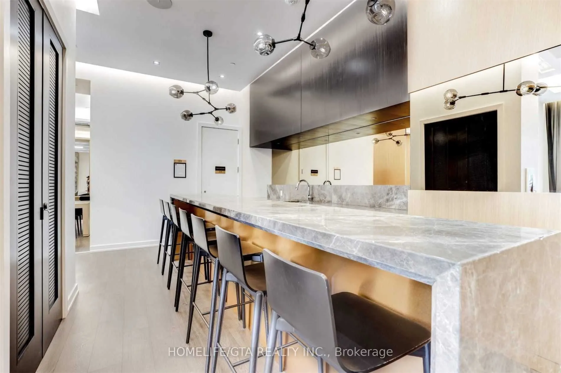 101 Erskine Avenue #420