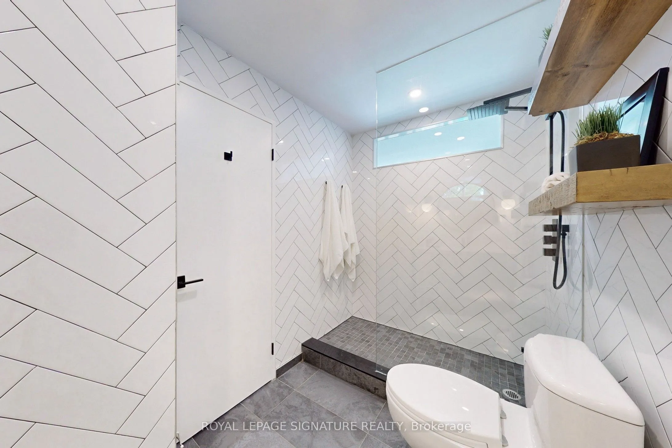 901 Queen Street W #231
