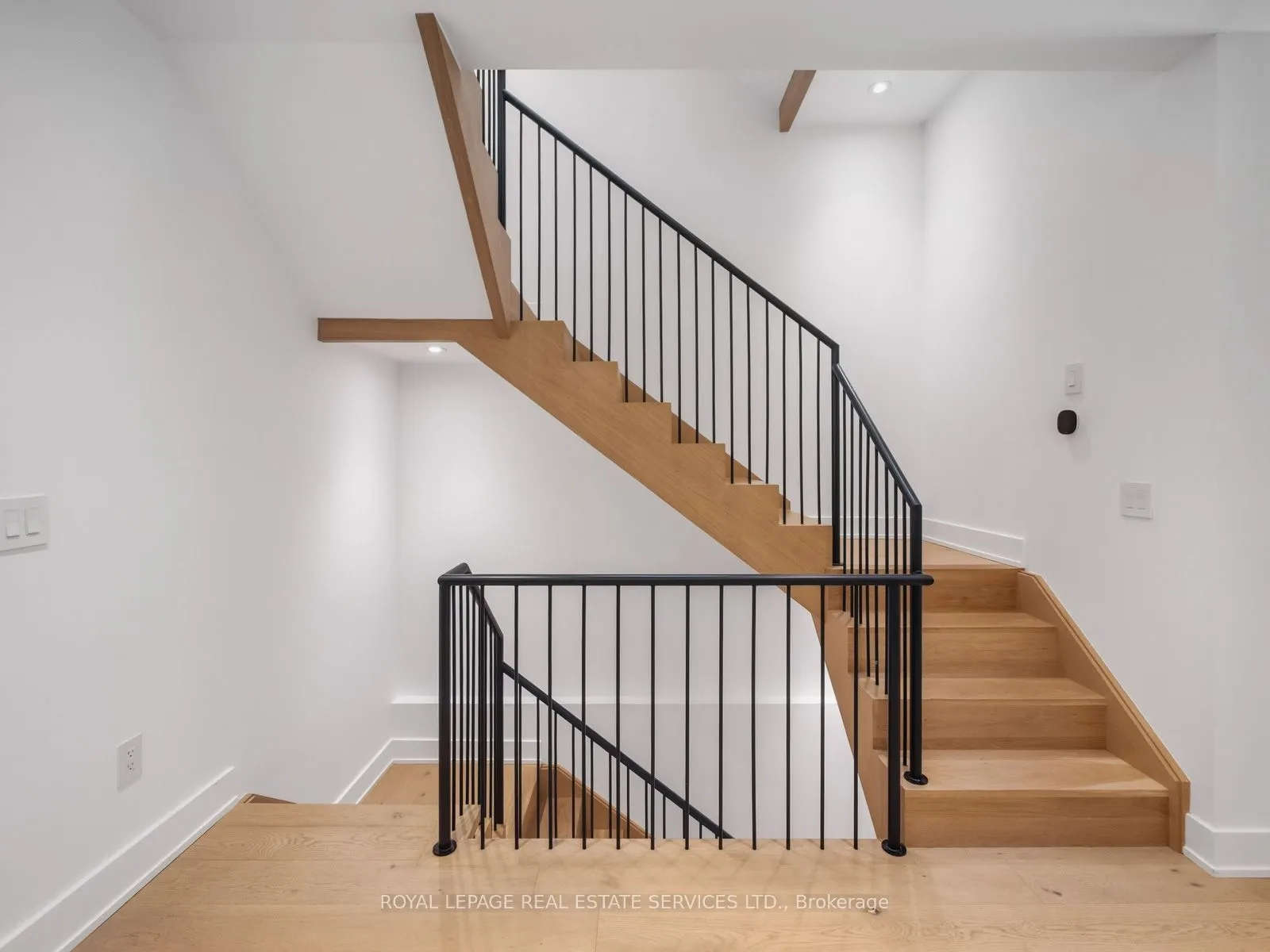 374 Spadina Road