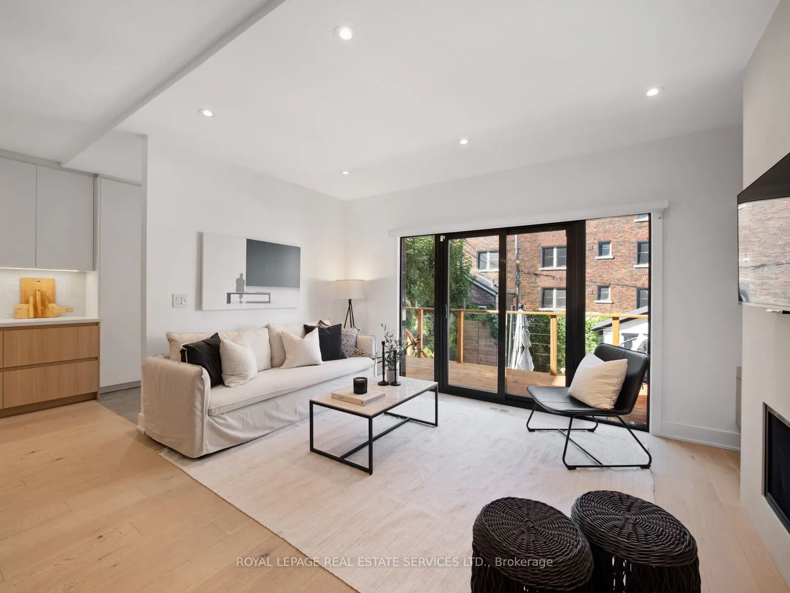 374 Spadina Road