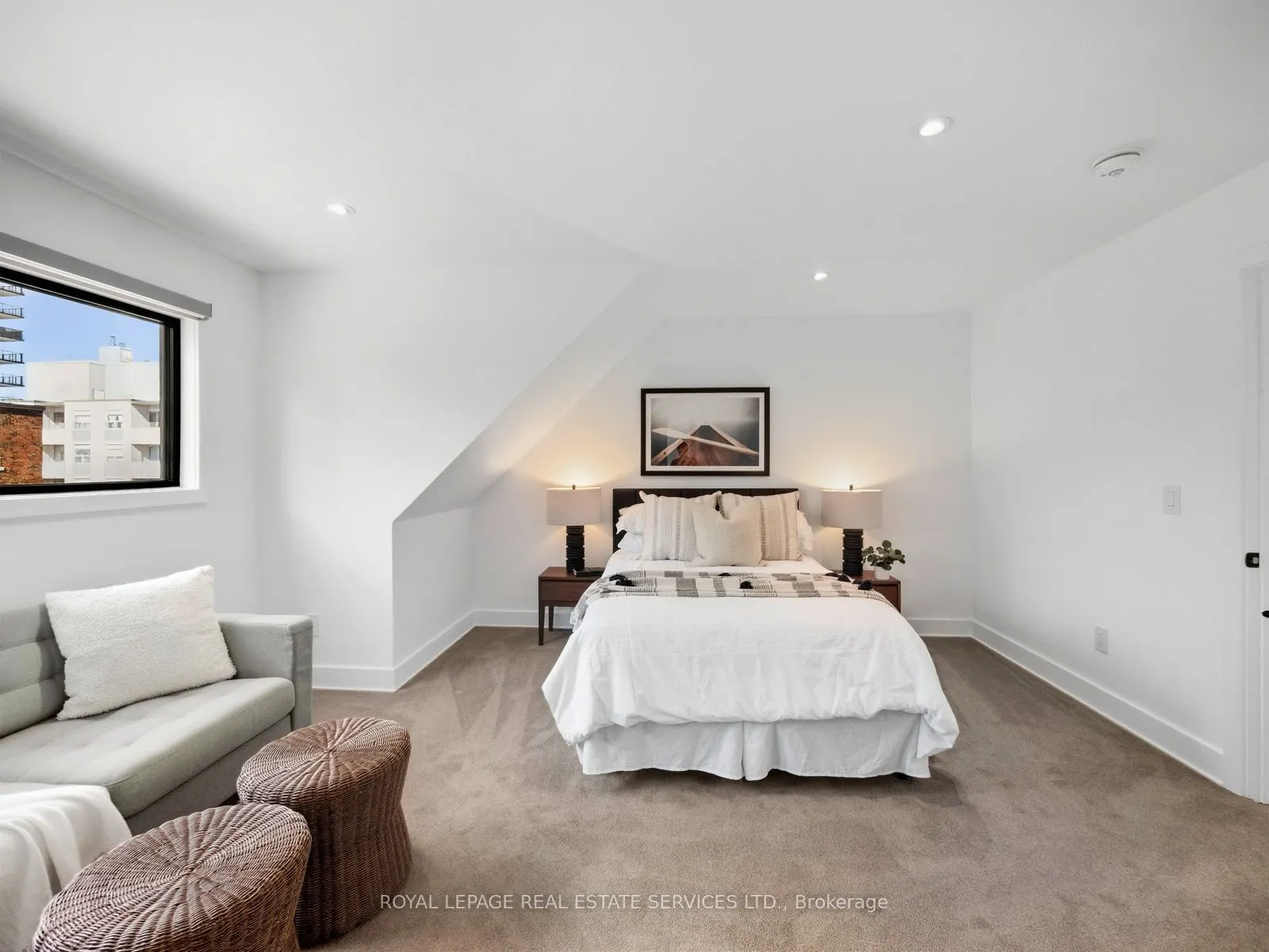 374 Spadina Road