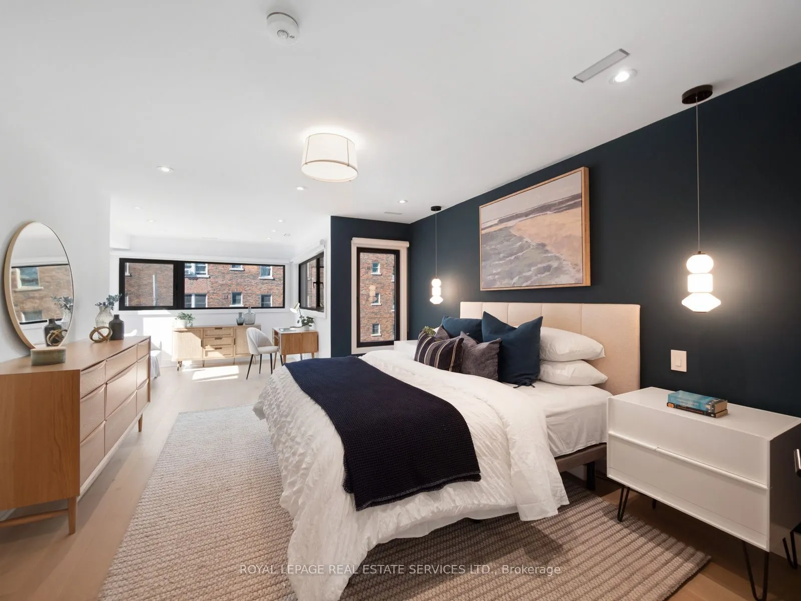 374 Spadina Road