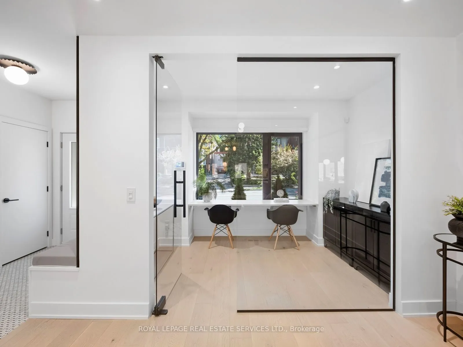 374 Spadina Road