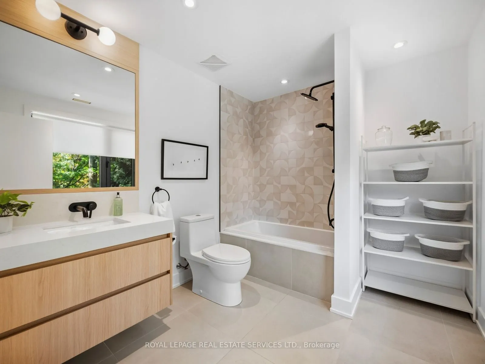 374 Spadina Road