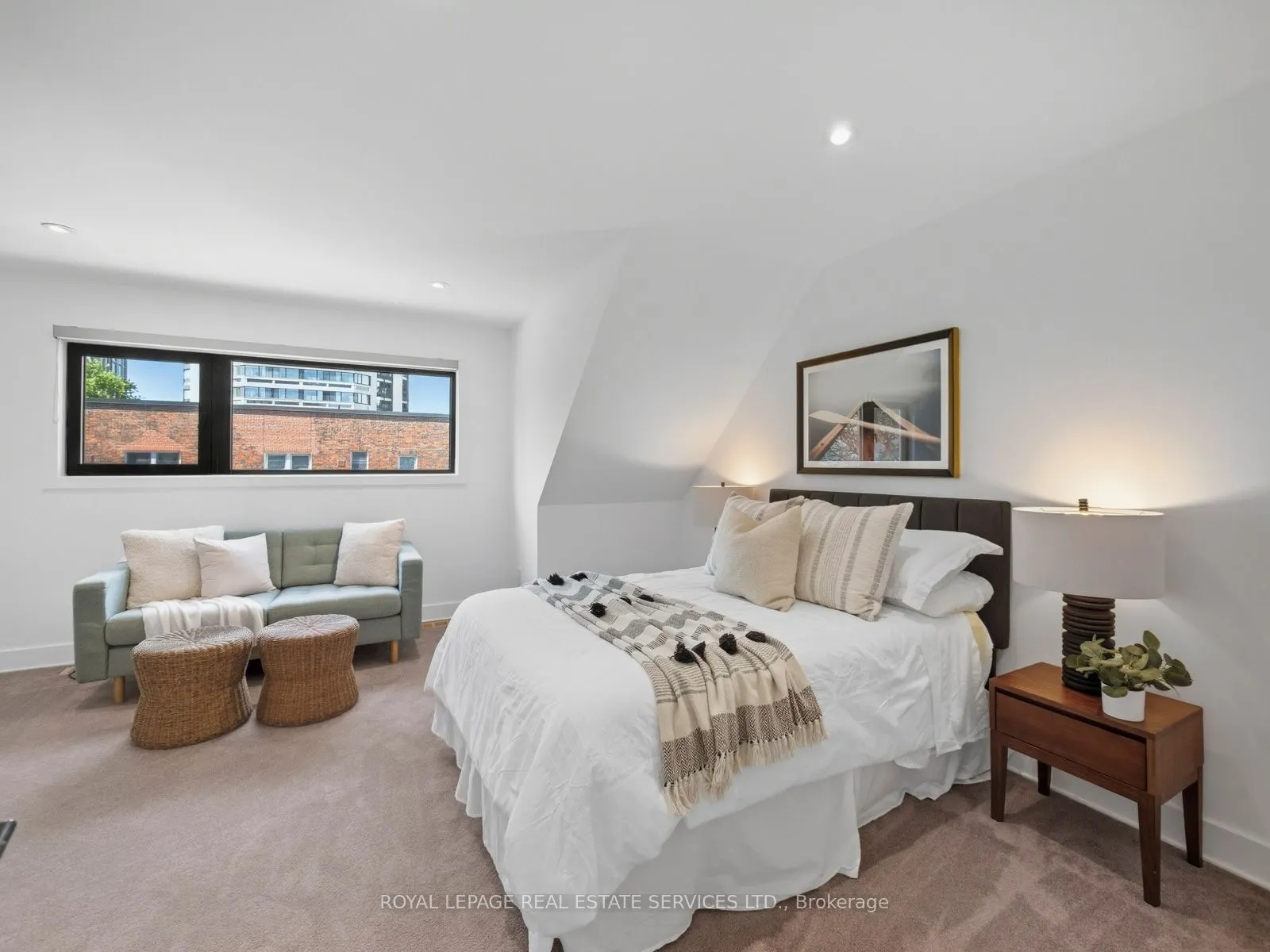 374 Spadina Road