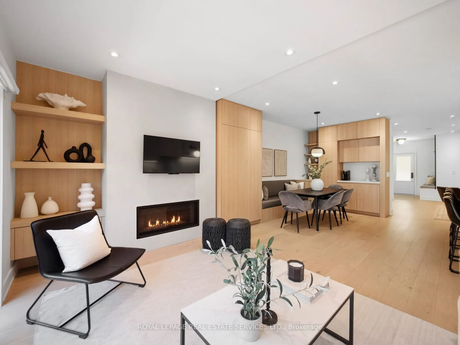 374 Spadina Road
