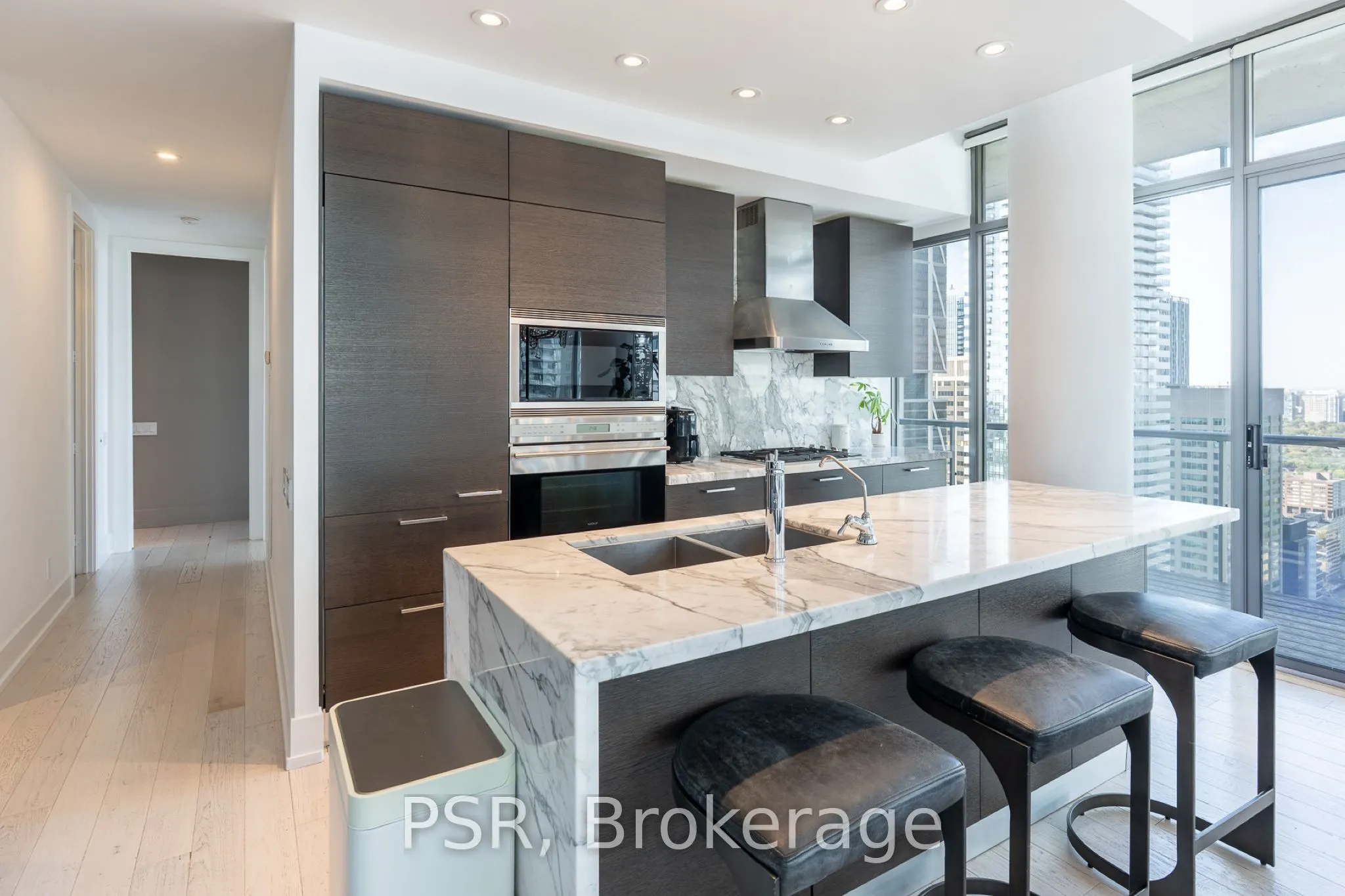 33 Charles Street E #4505