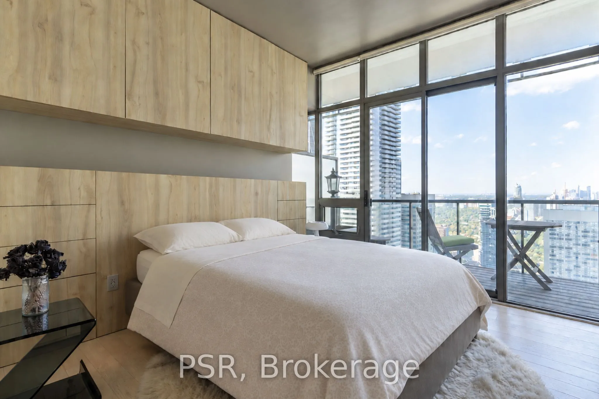 33 Charles Street E #4505
