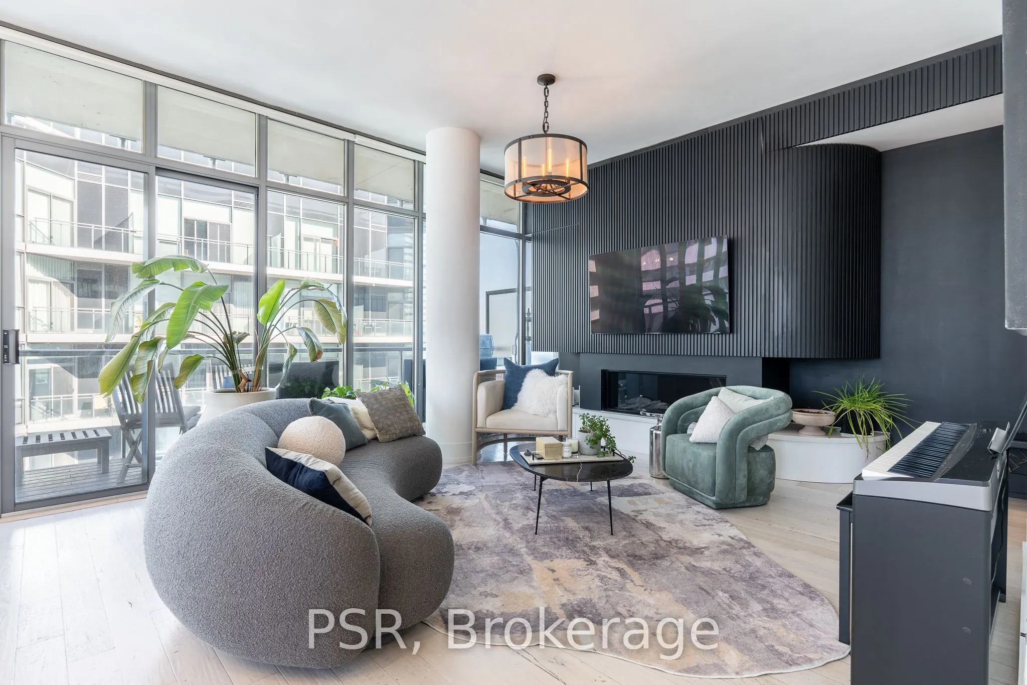 33 Charles Street E #4505