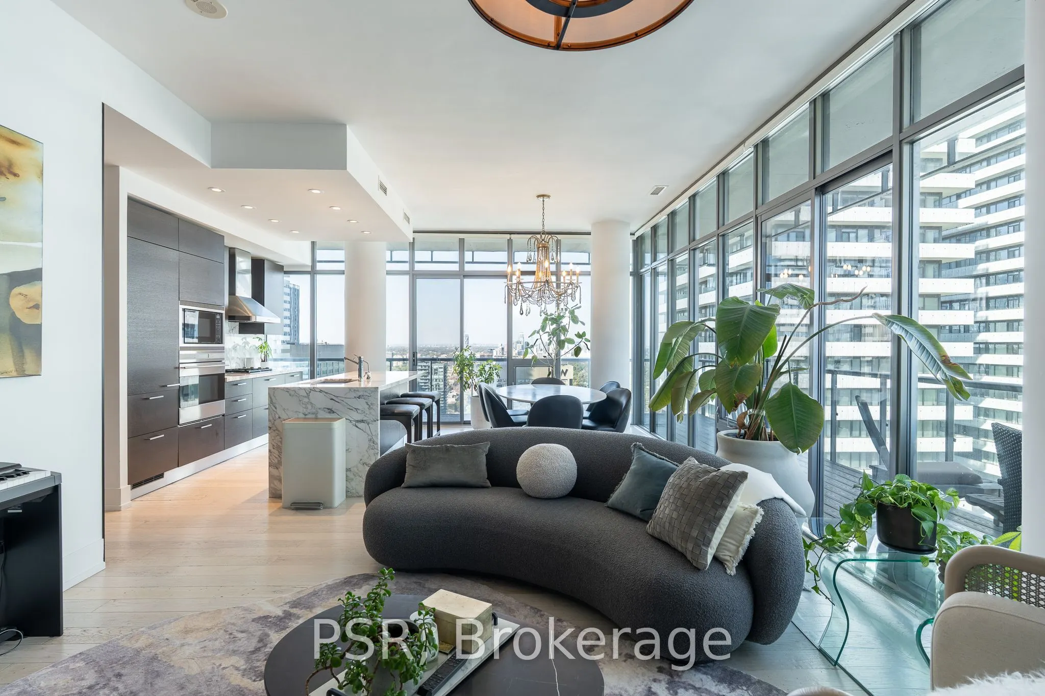 33 Charles Street E #4505