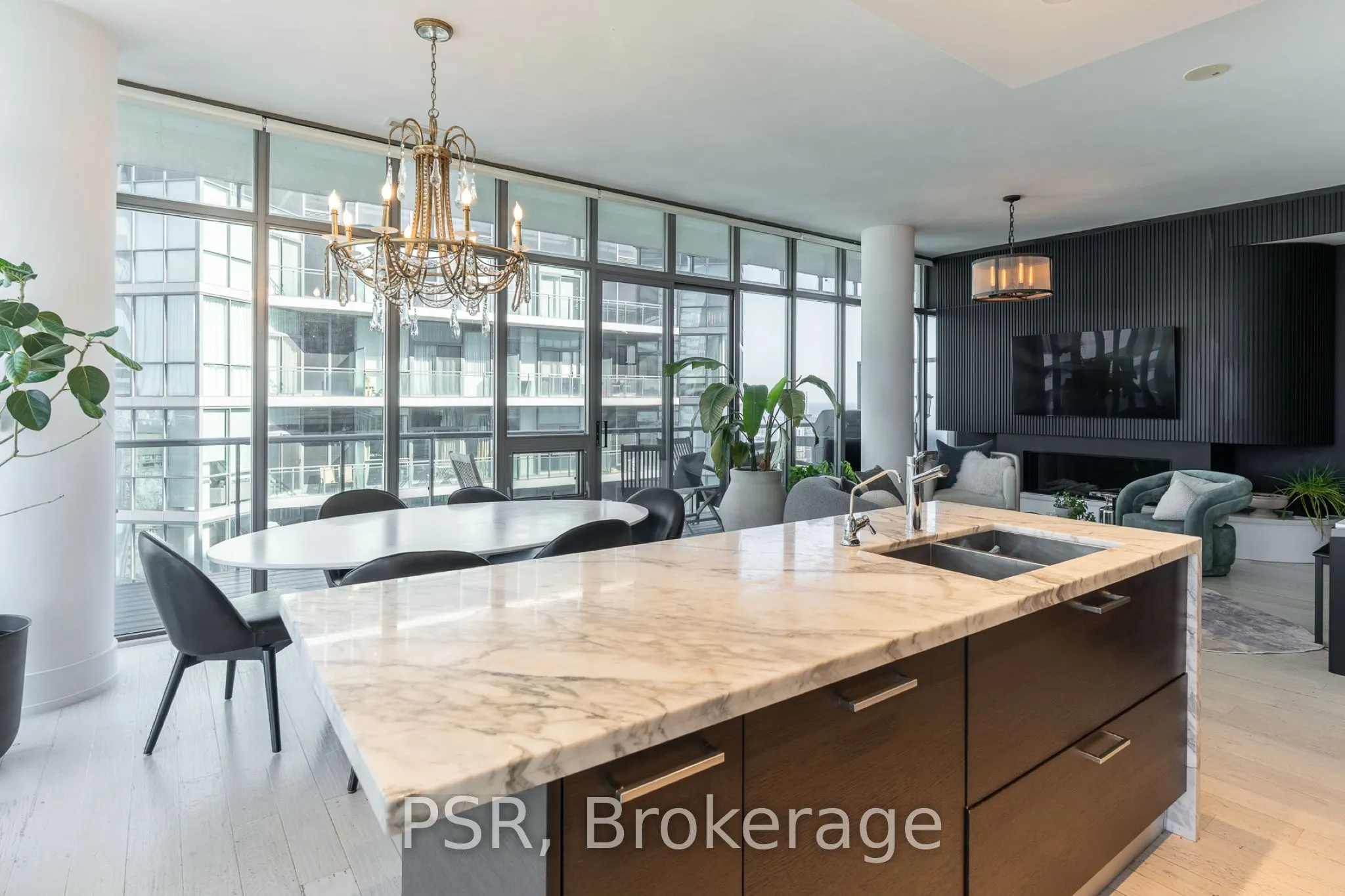 33 Charles Street E #4505
