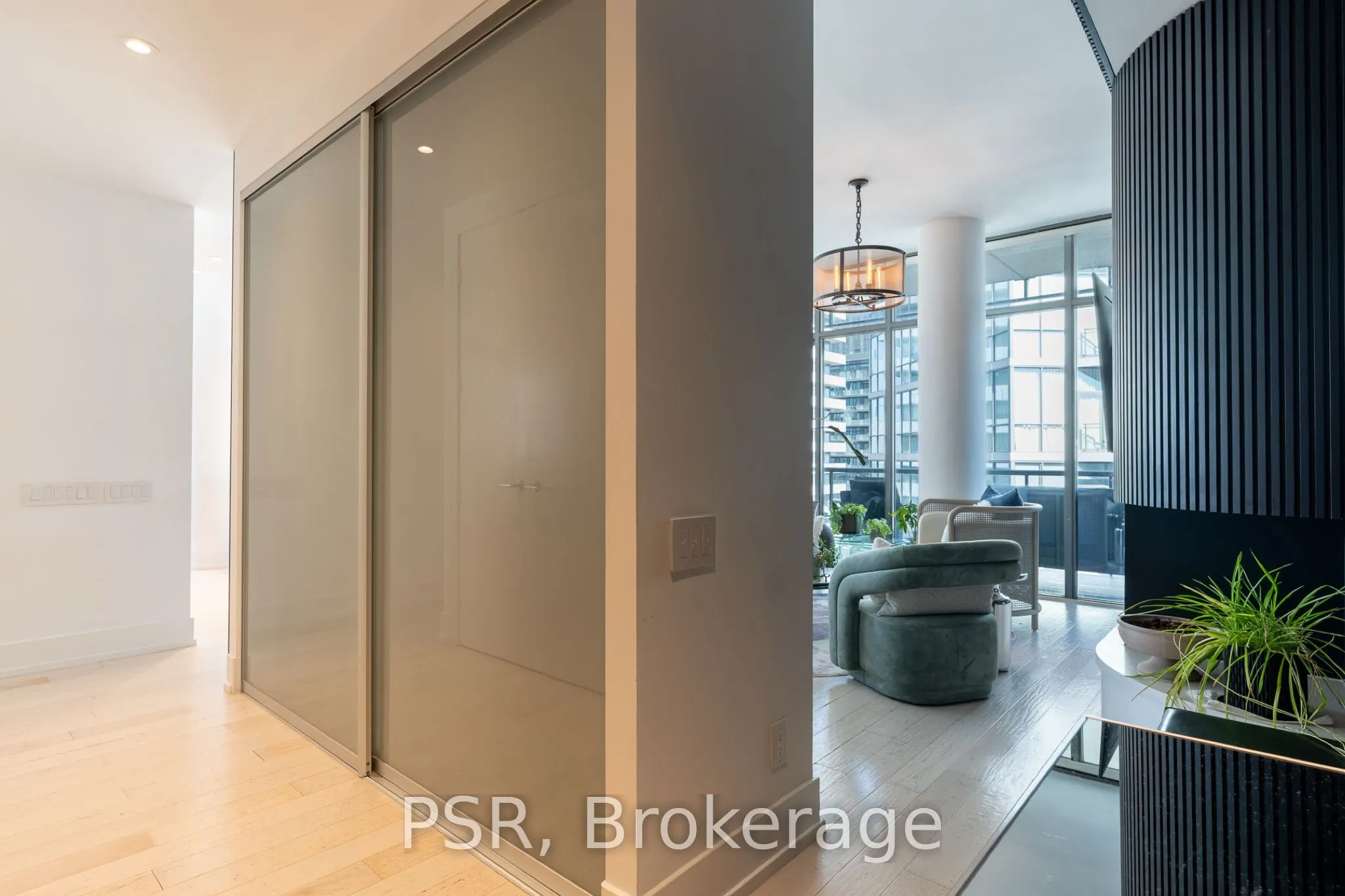 33 Charles Street E #4505