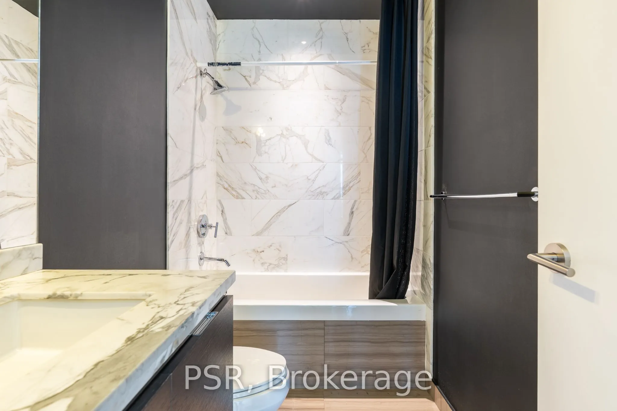 33 Charles Street E #4505