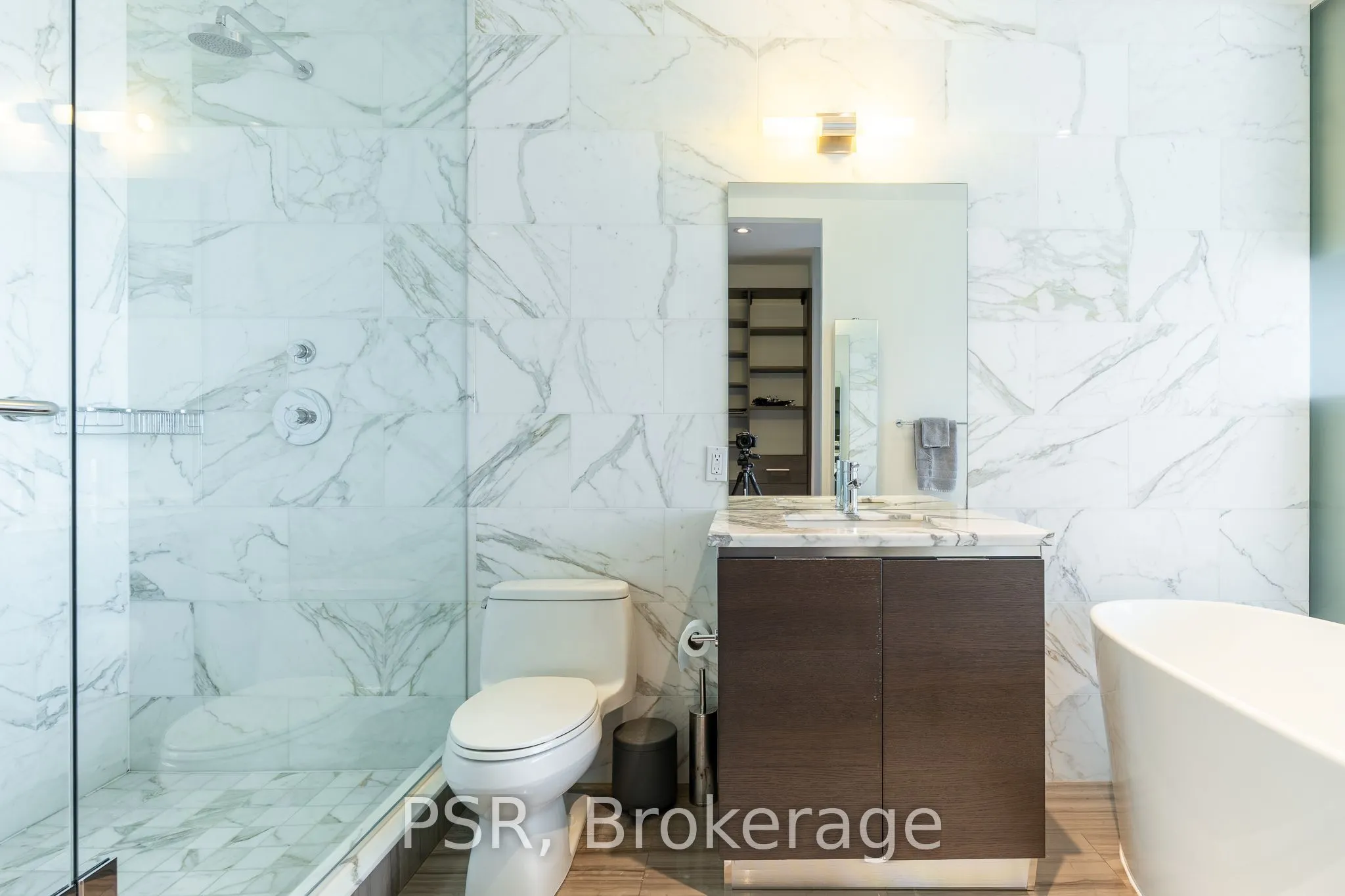 33 Charles Street E #4505