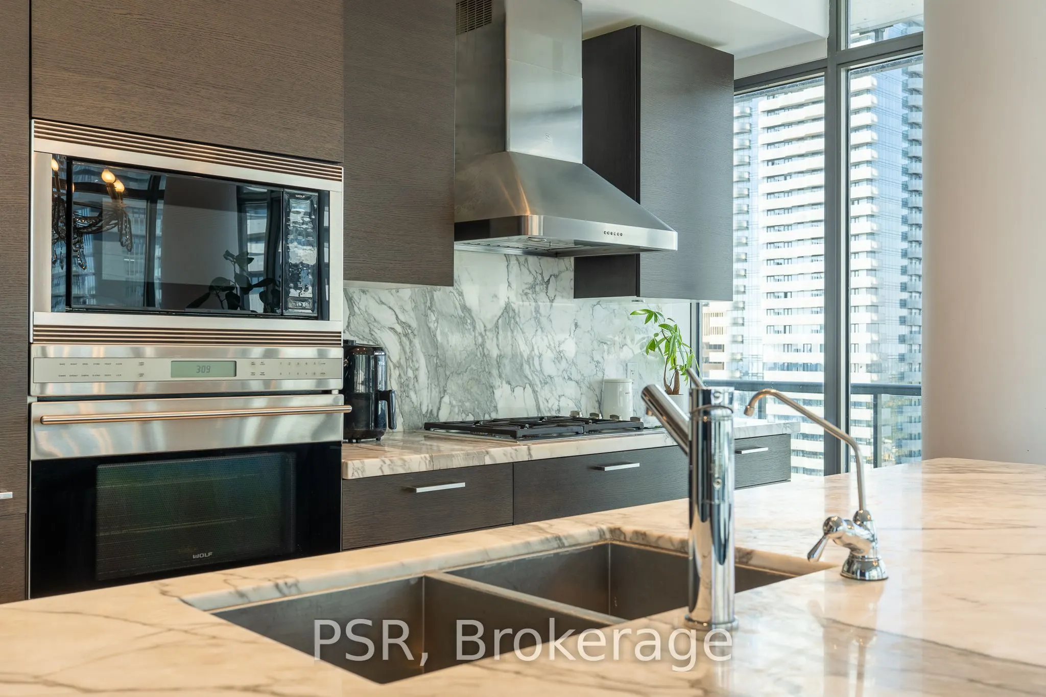 33 Charles Street E #4505