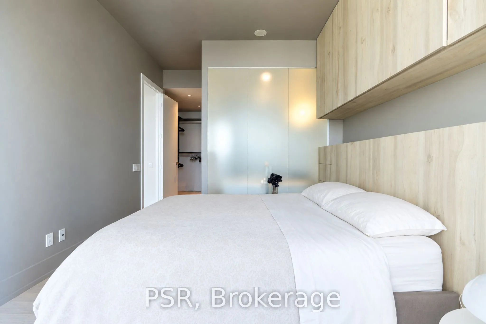 33 Charles Street E #4505