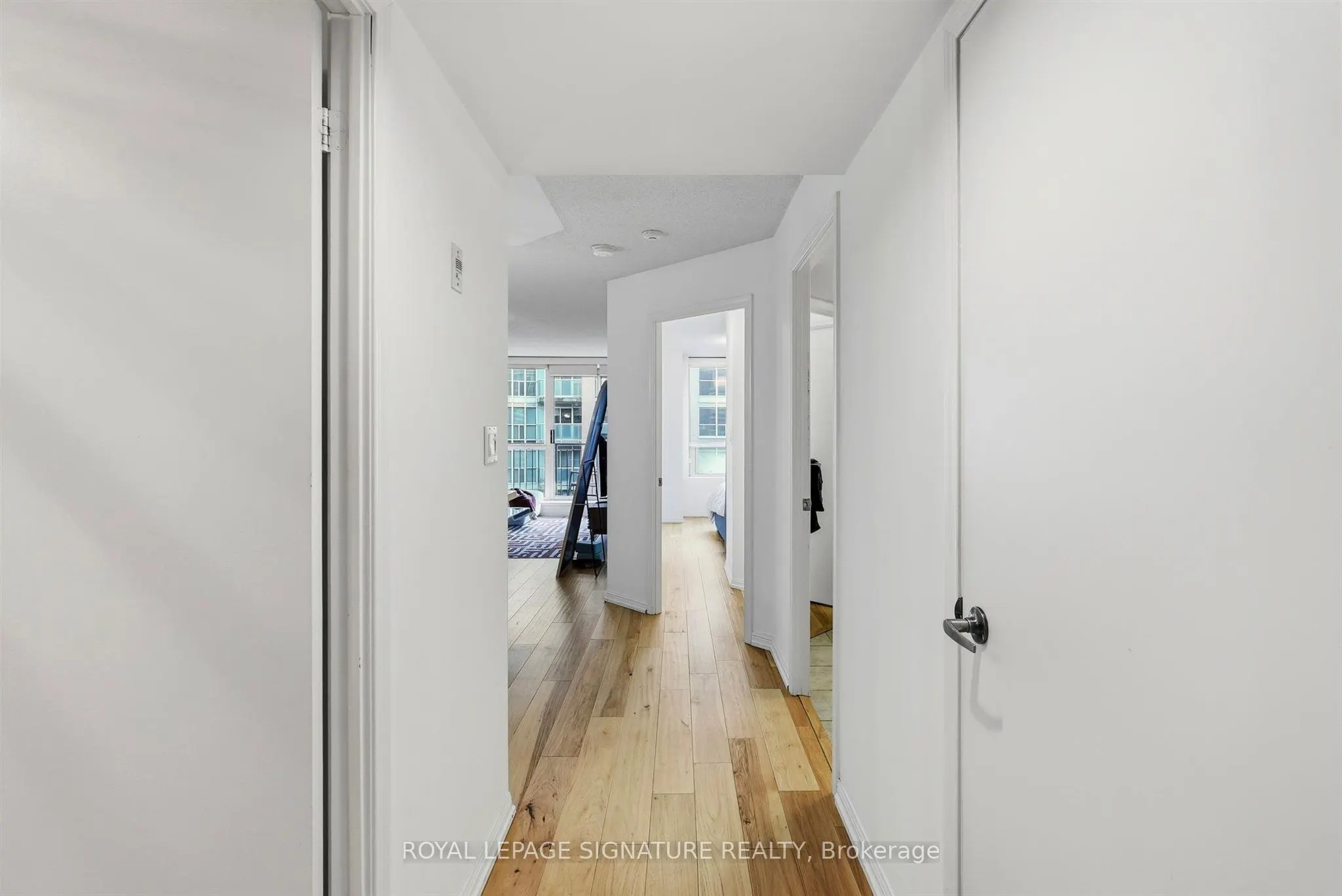 1000 King Street W #513