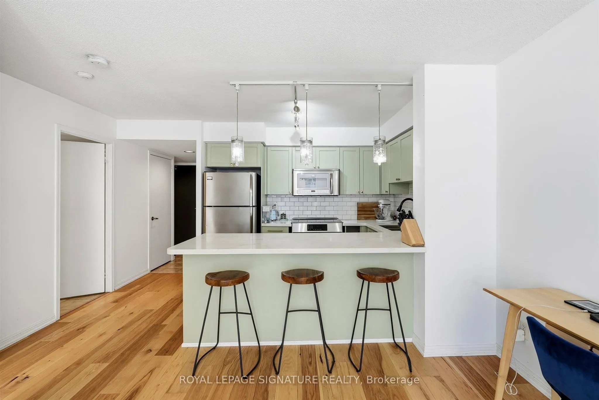 1000 King Street W #513