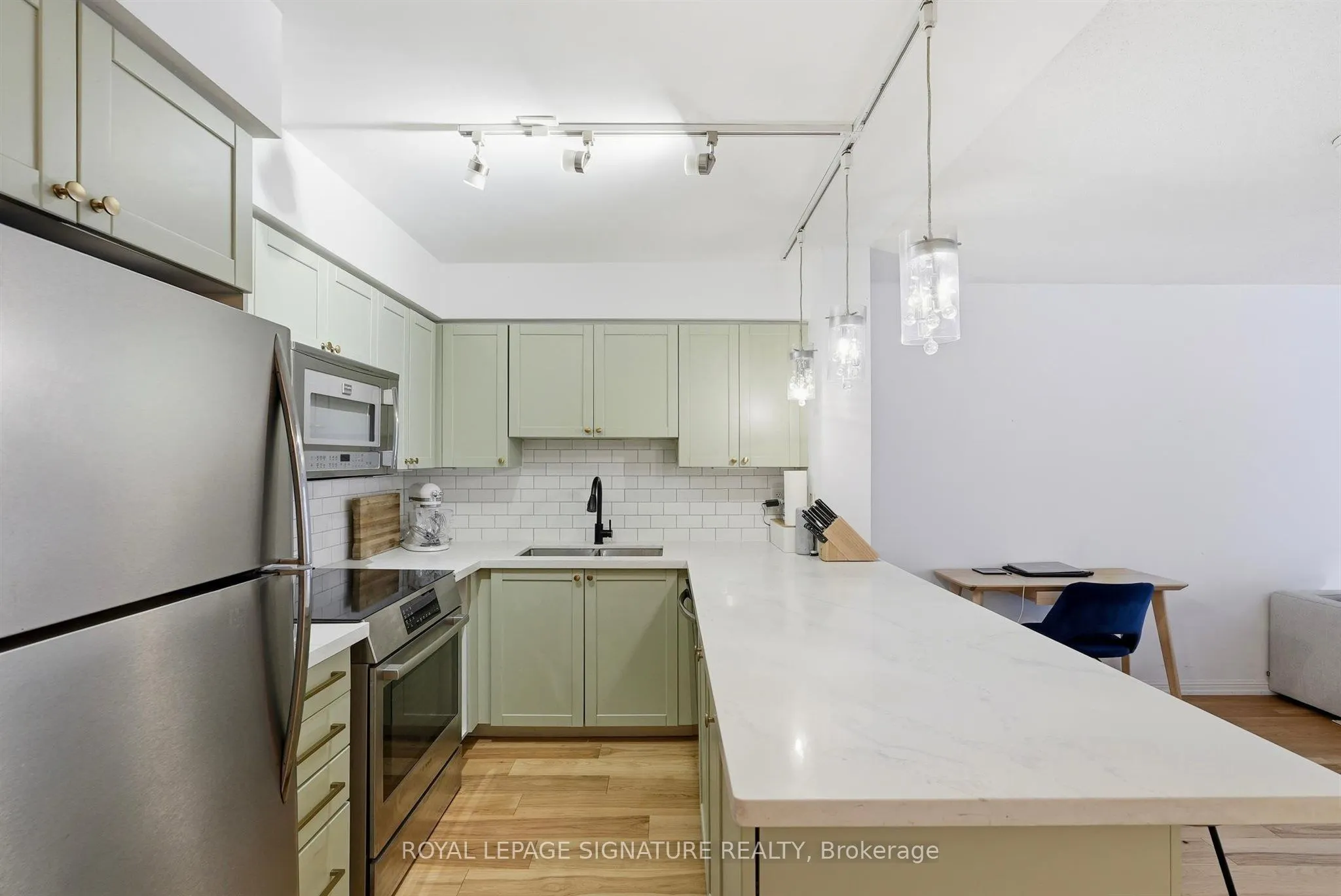 1000 King Street W #513