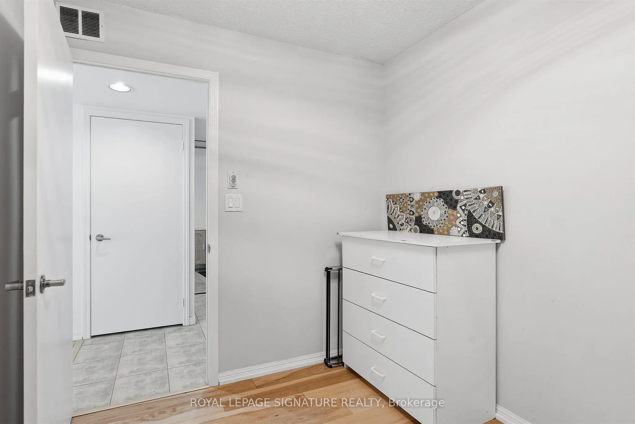 1000 King Street W #513