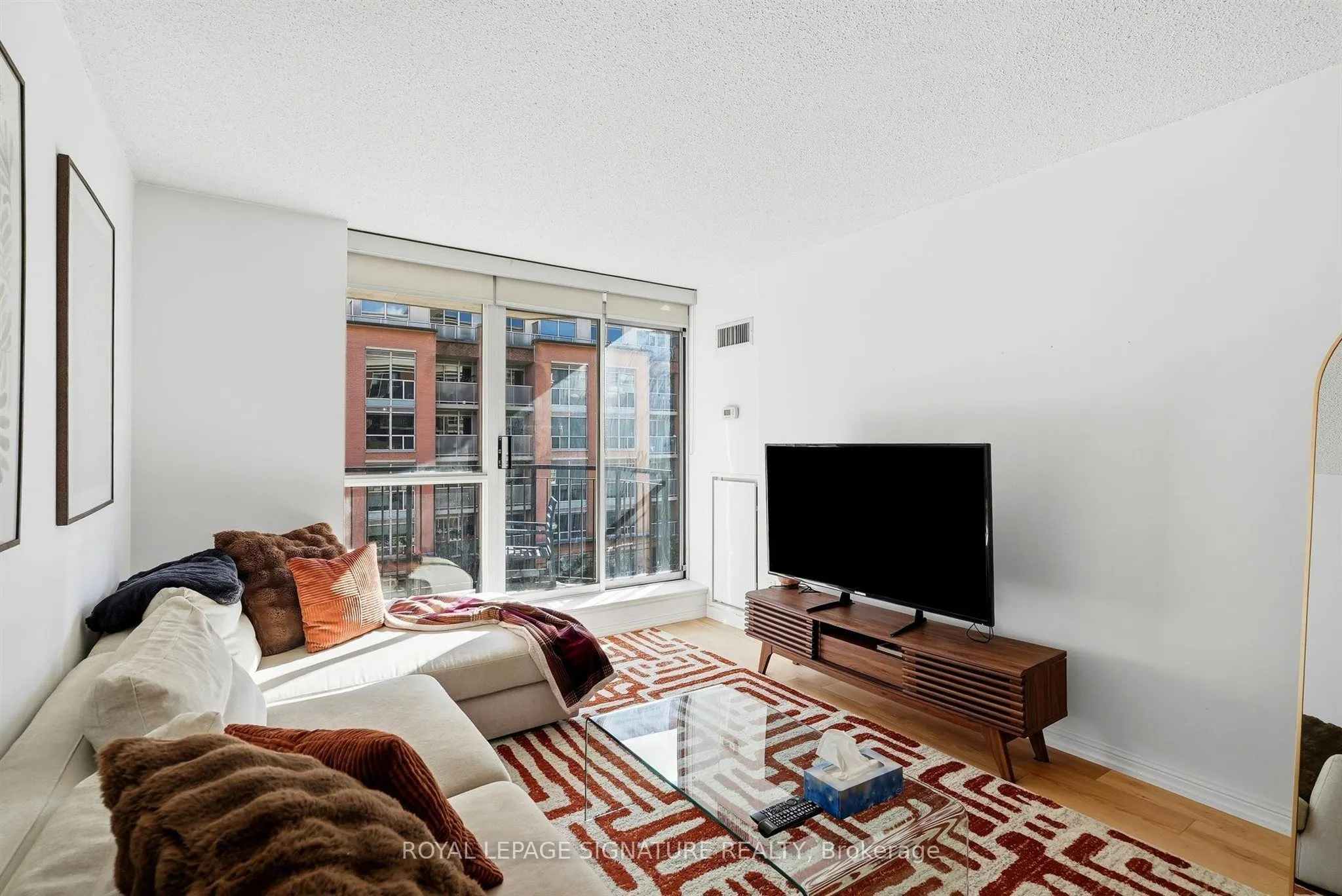 1000 King Street W #513