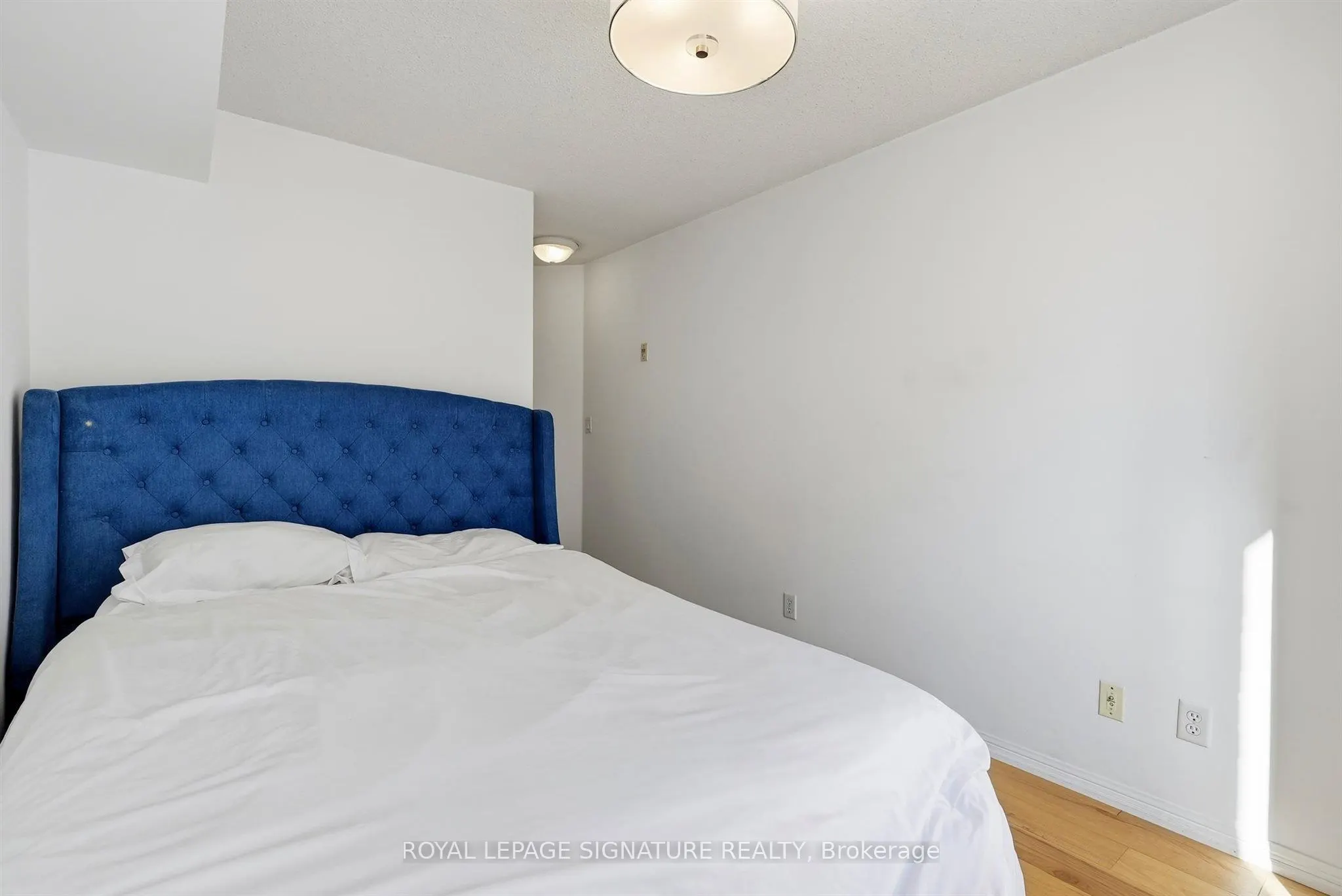 1000 King Street W #513
