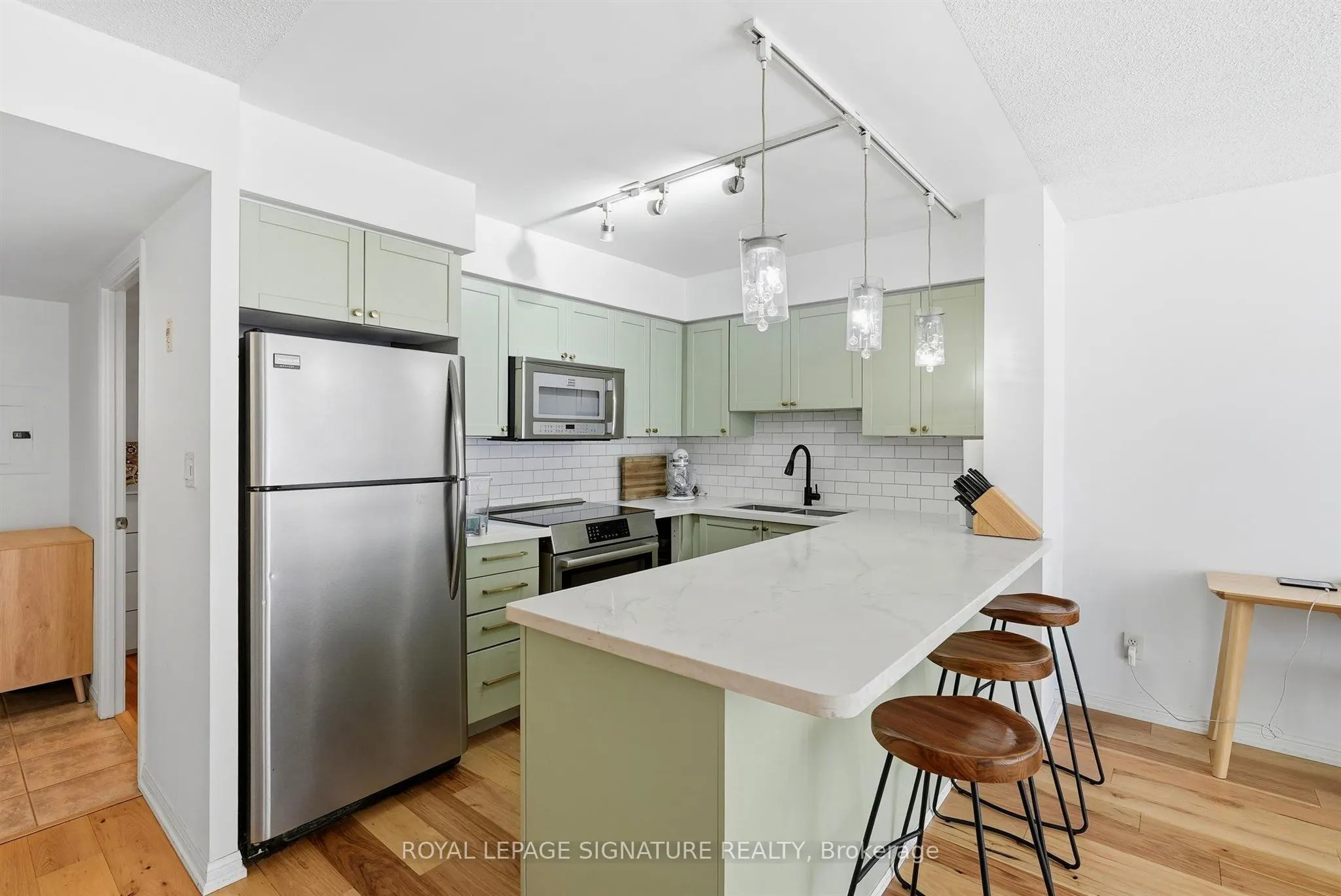 1000 King Street W #513