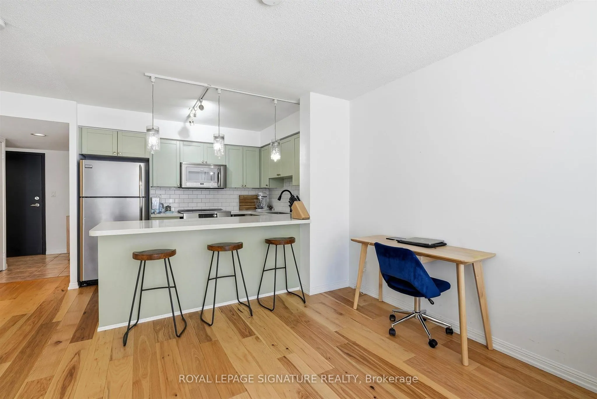1000 King Street W #513