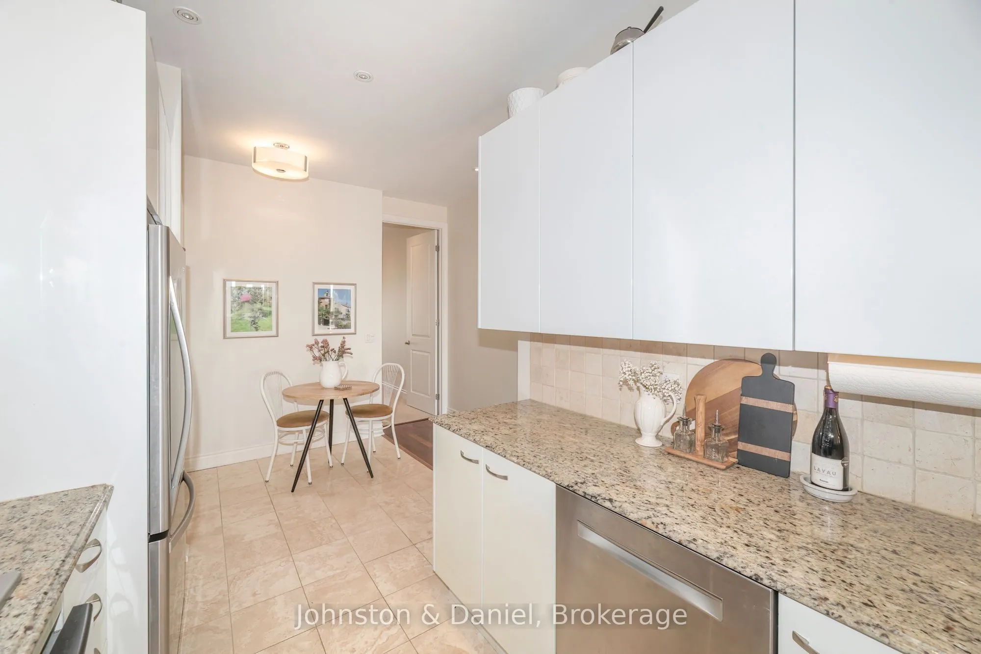 48 St Clair Avenue W #1105