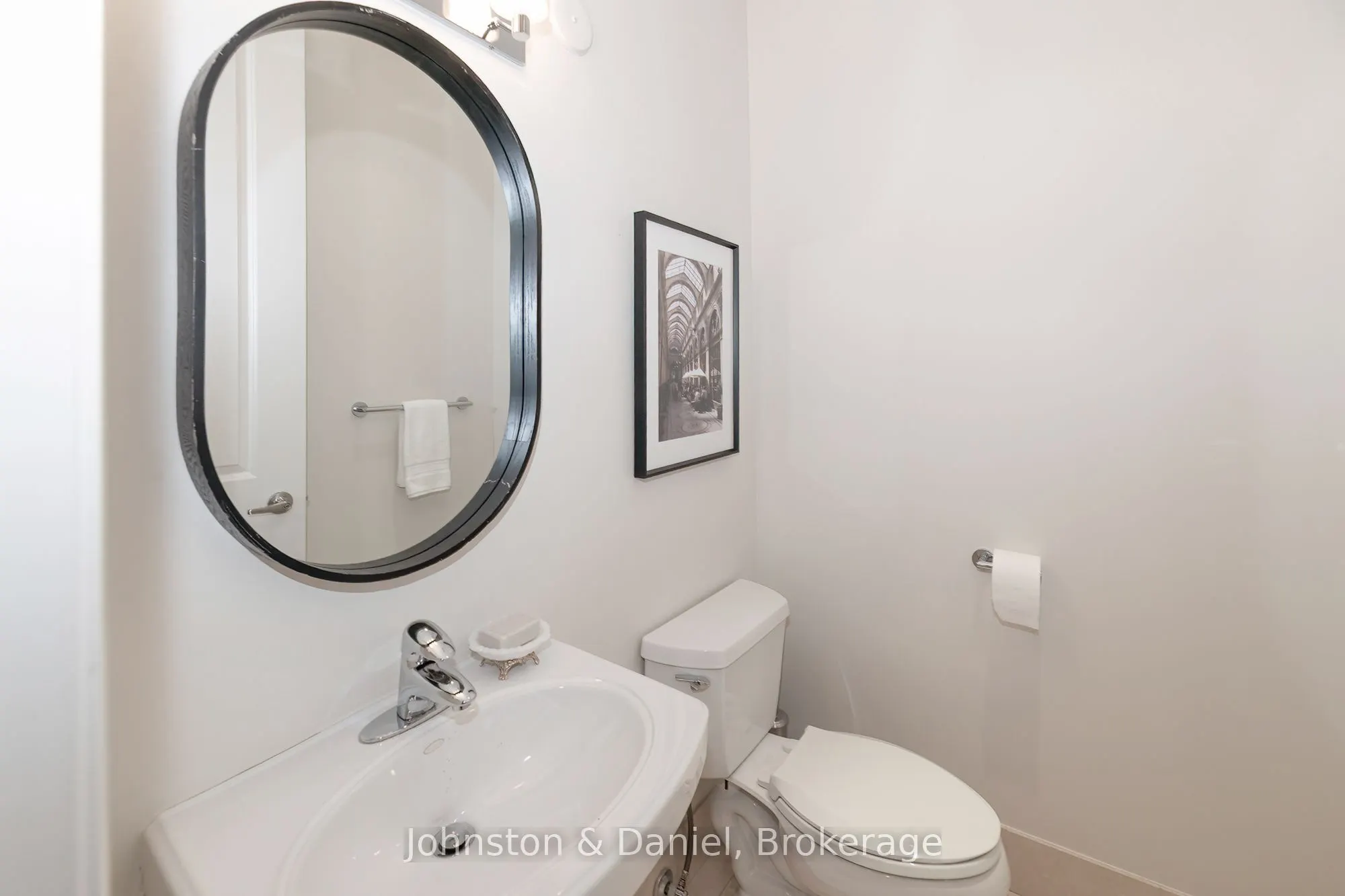 48 St Clair Avenue W #1105