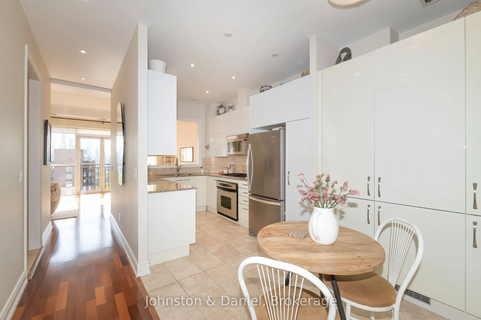 48 St Clair Avenue W #1105