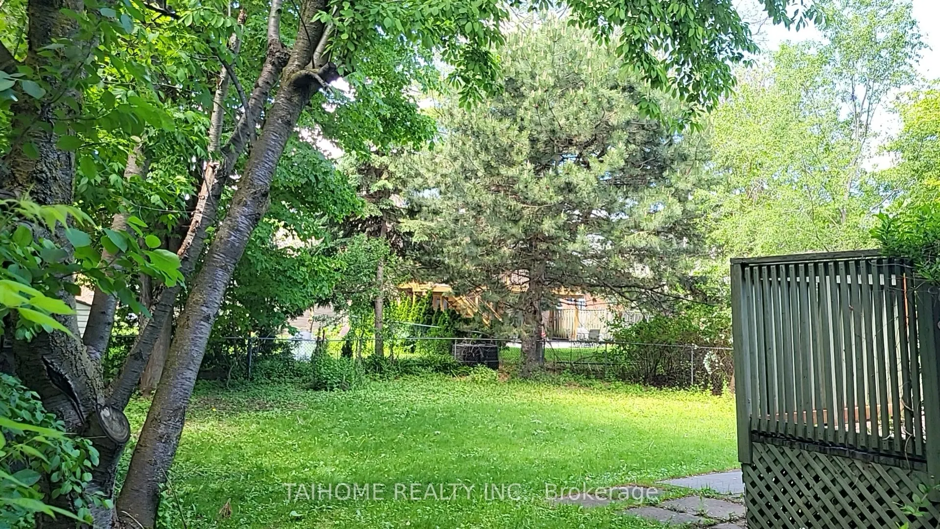 12 Vonda Avenue
