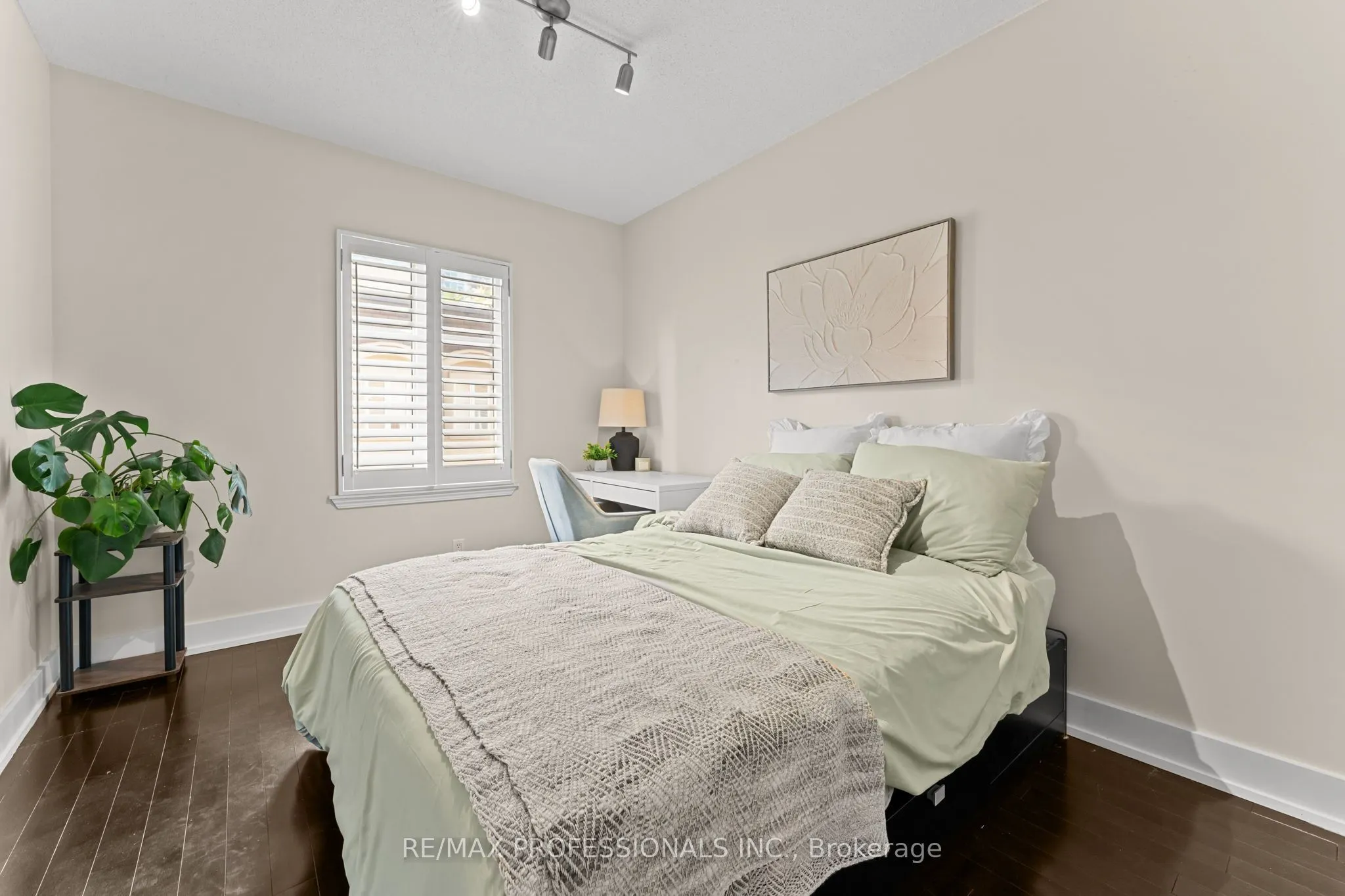 34 Western Battery Road #439