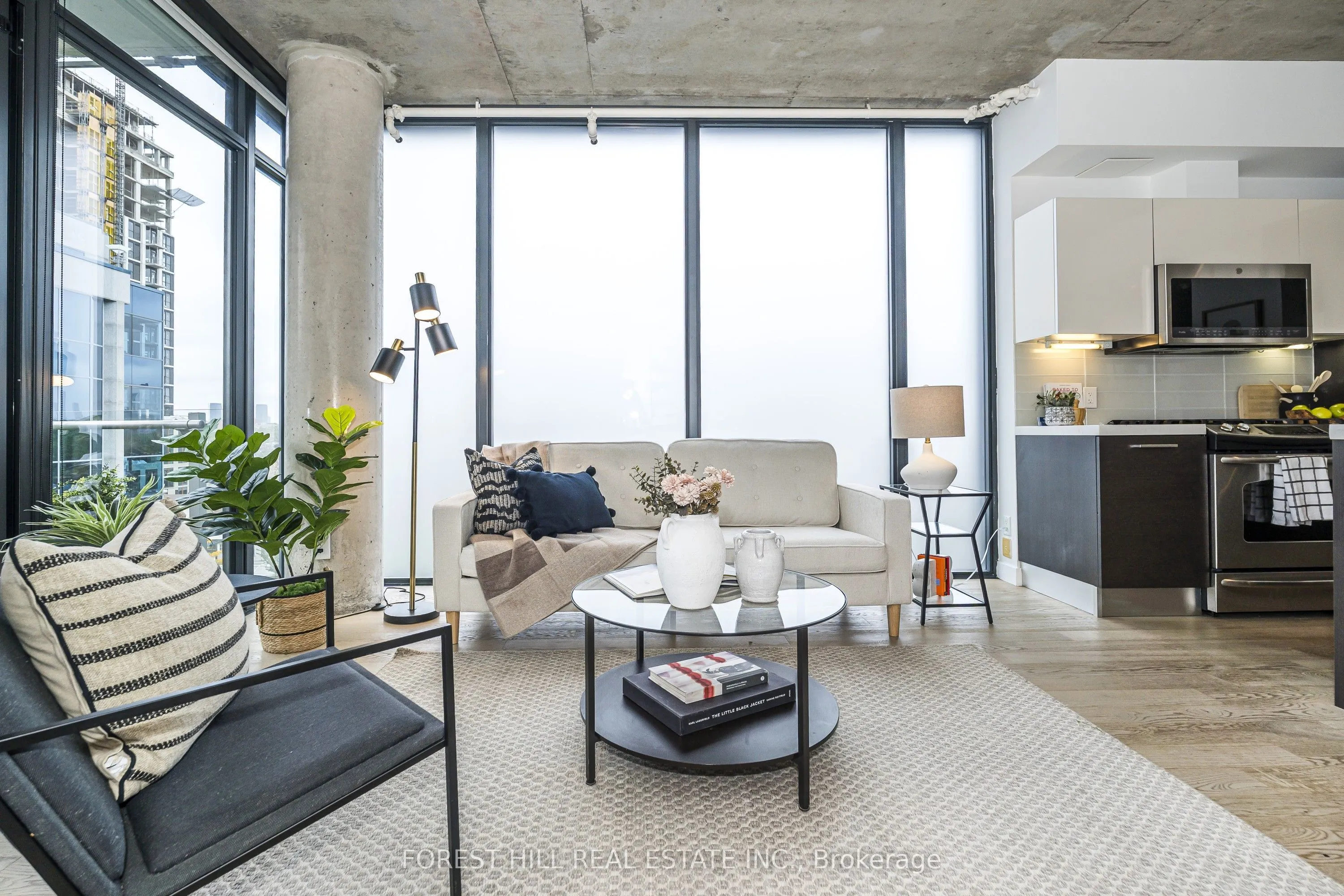 25 Stafford Street #611