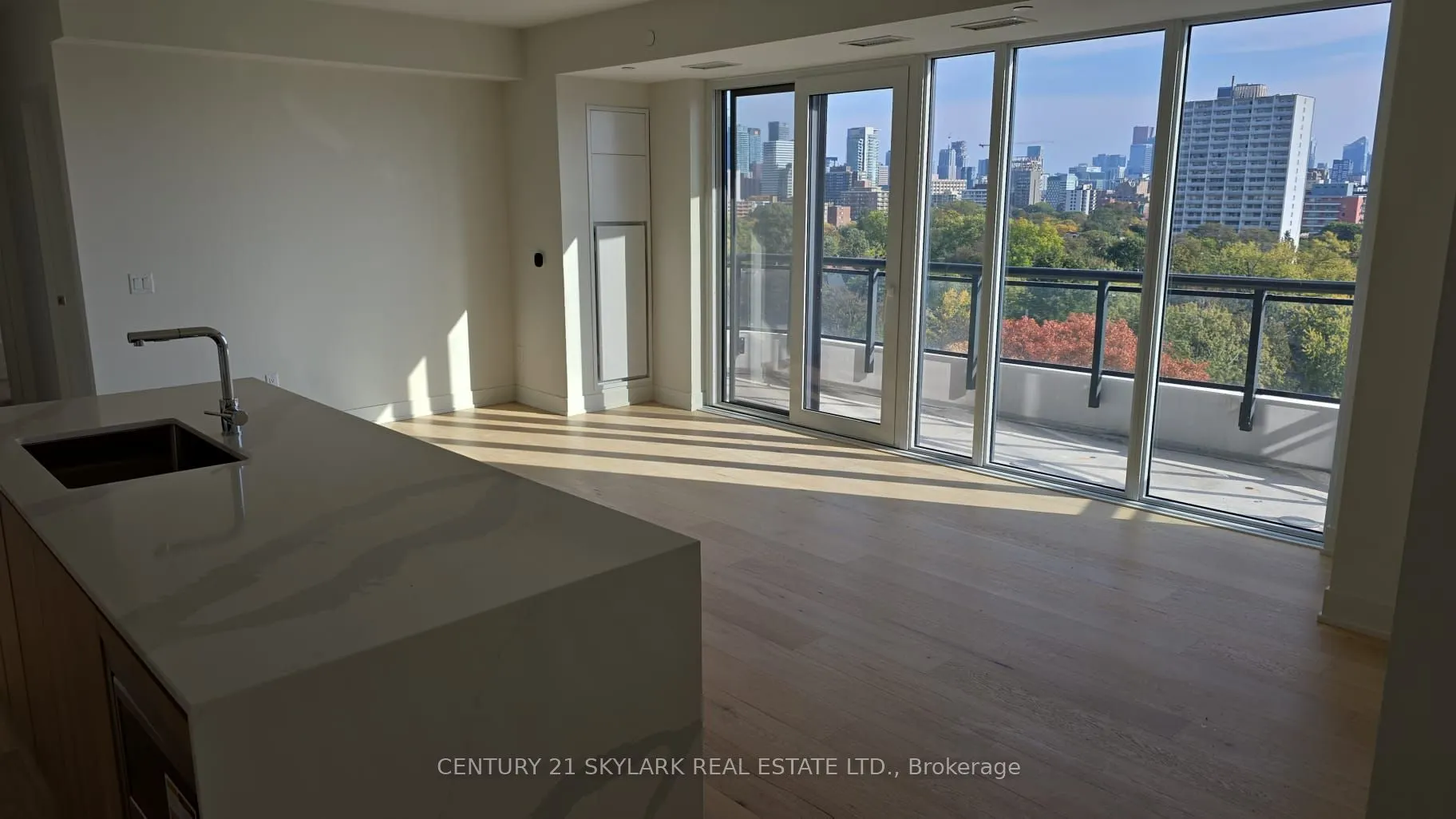 322 Dupont Street #902