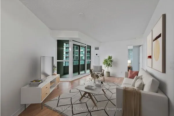 19 Grand Trunk Crescent #801