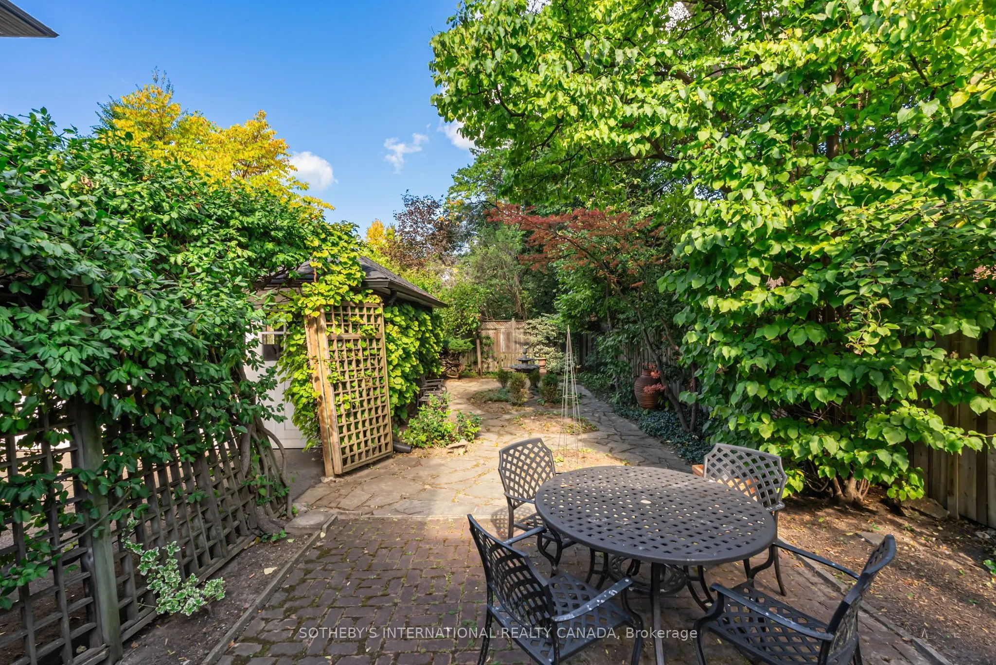 38 Chaplin Crescent