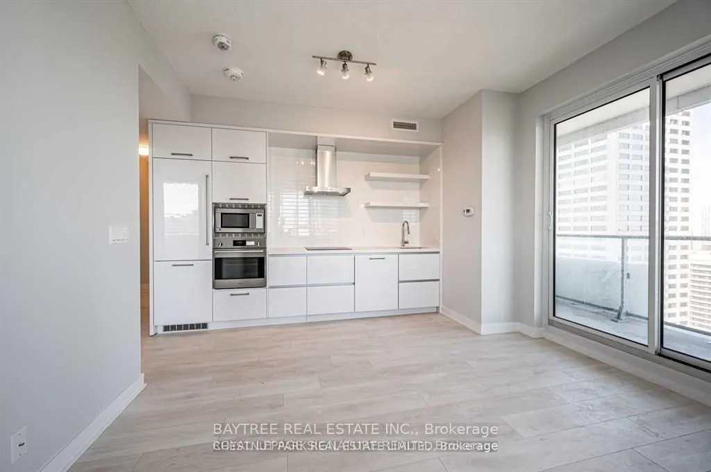 2221 Yonge Street #1202