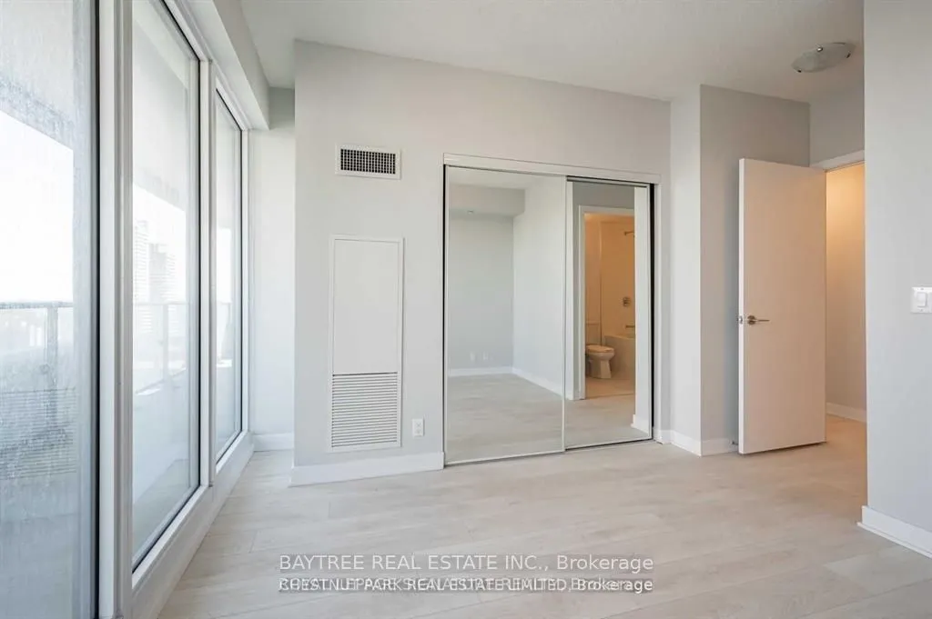2221 Yonge Street #1202