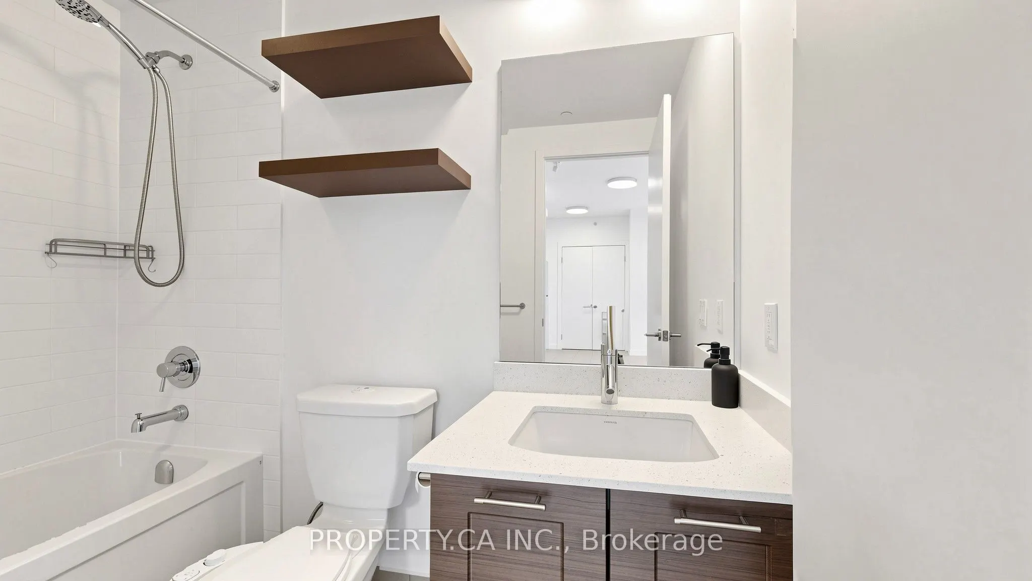 20 Bruyeres Mews #1202