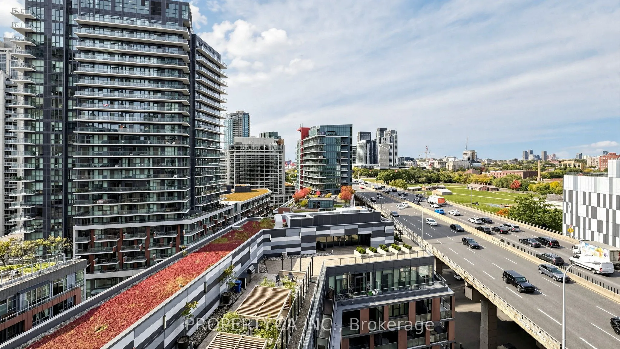 20 Bruyeres Mews #1202