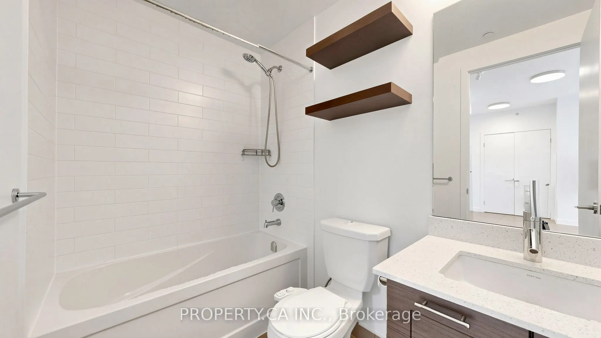 20 Bruyeres Mews #1202