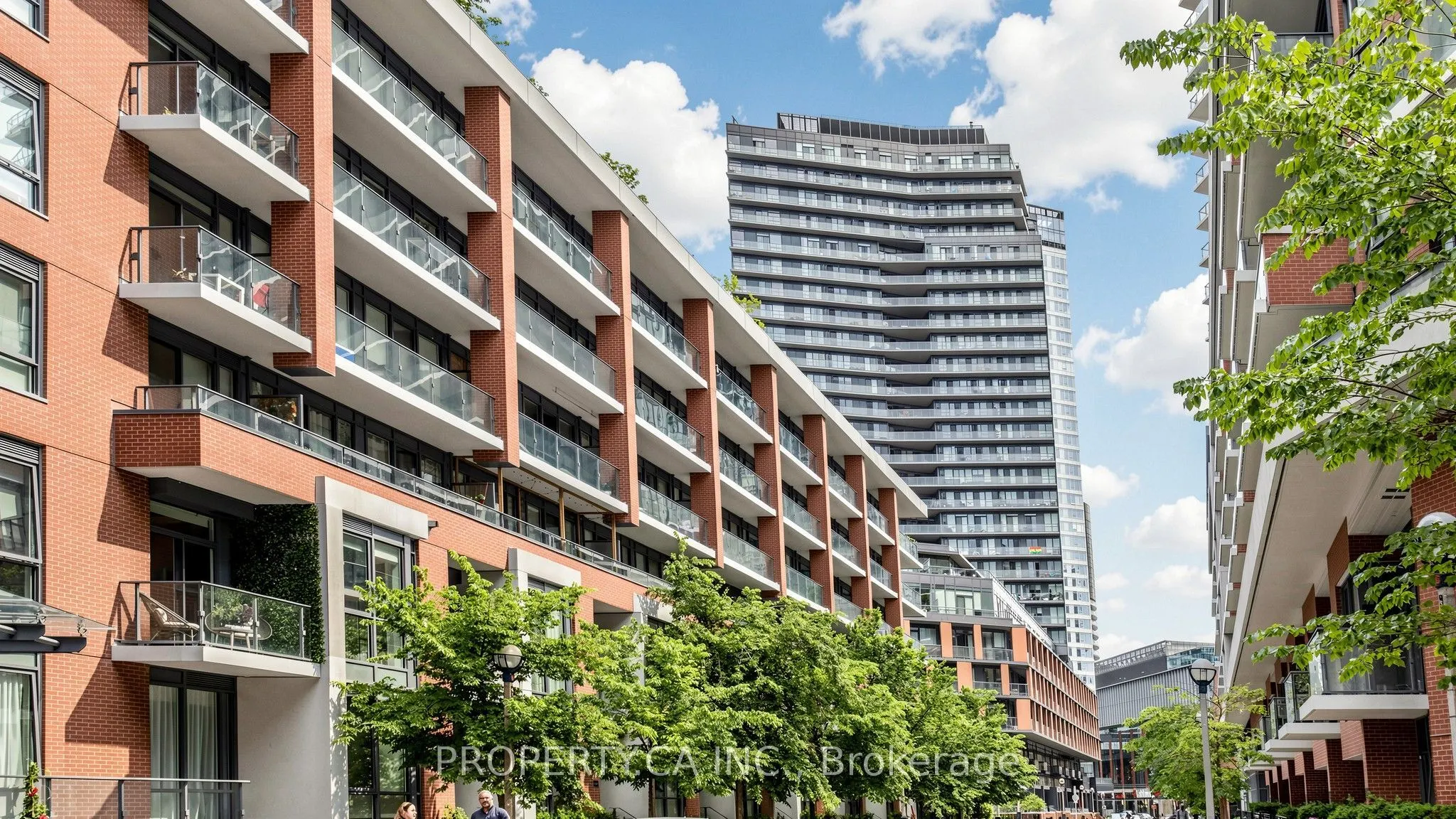 20 Bruyeres Mews #1202