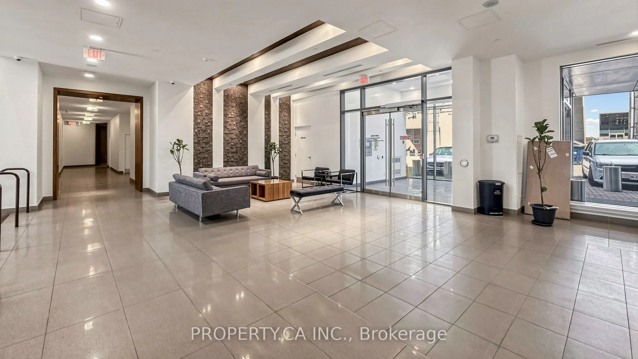 20 Bruyeres Mews #1202