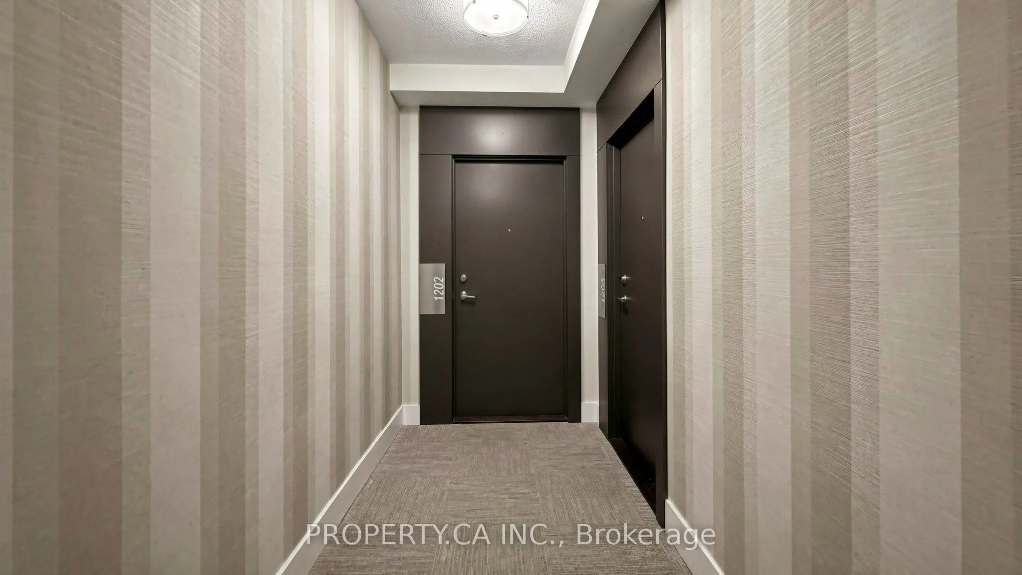 20 Bruyeres Mews #1202