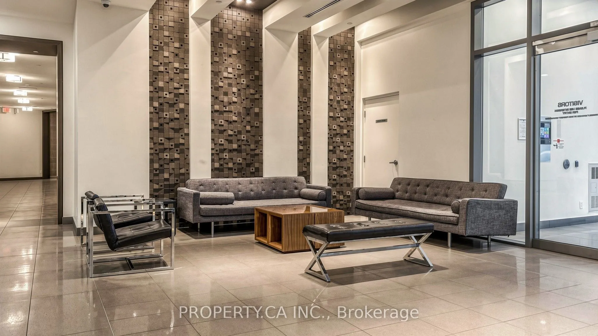 20 Bruyeres Mews #1202