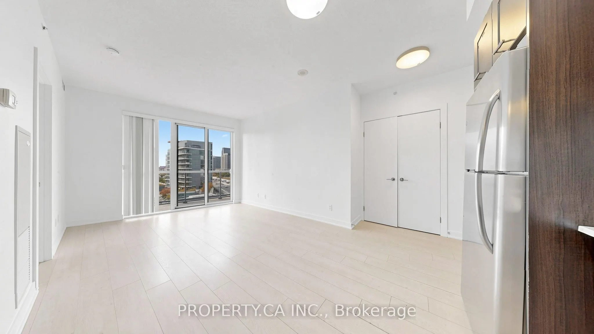 20 Bruyeres Mews #1202
