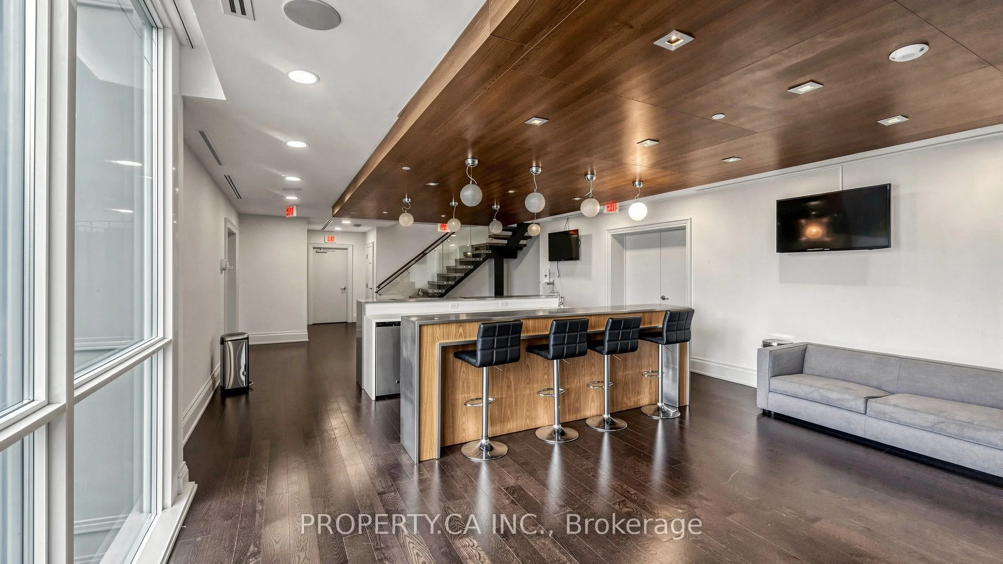 20 Bruyeres Mews #1202