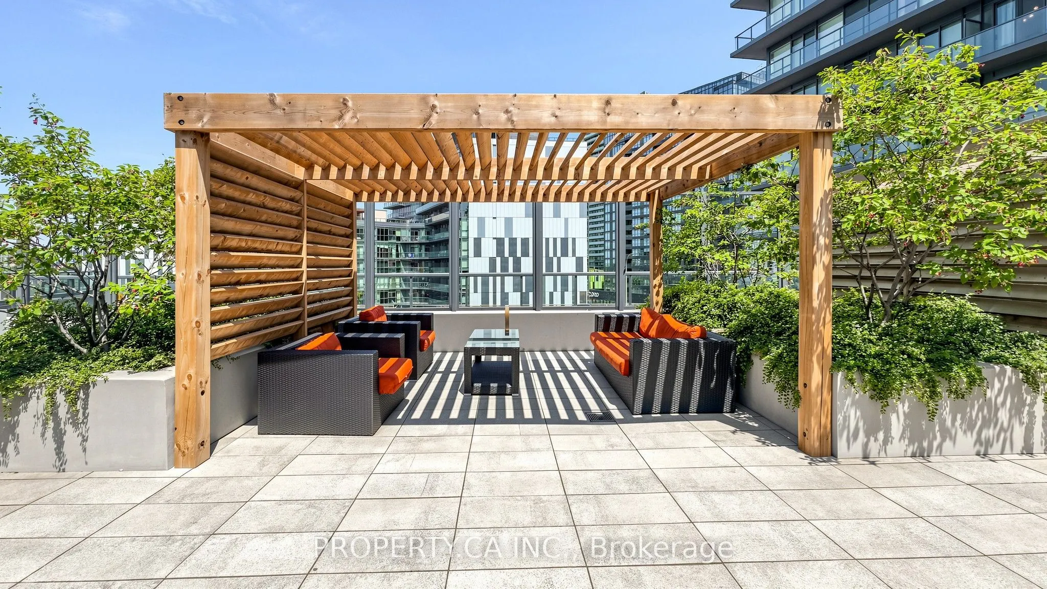 20 Bruyeres Mews #1202